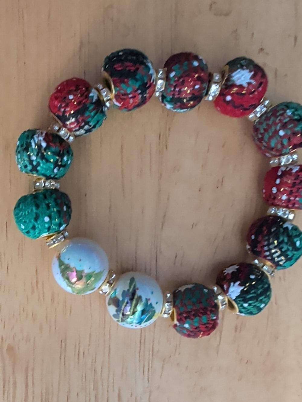 Handmade Red & Green Beaded Stretch Bracelet NWOT